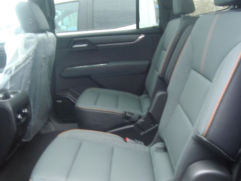 New 2026 GMC Acadia AT4 w/ Luxury Package image 23