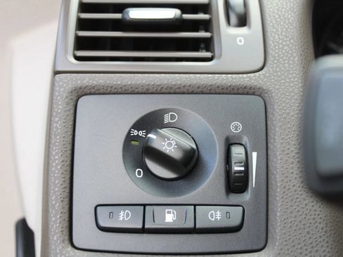 Used 2008 Volvo V50 T5 image 32