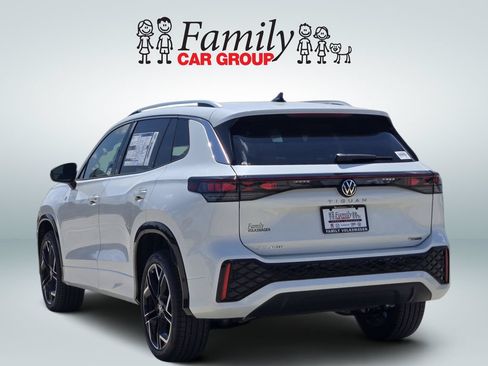 New 2026 Volkswagen Tiguan SEL R-Line AWD/4WD image 3