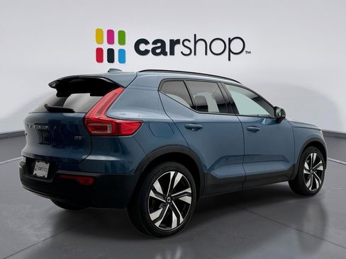 Used 2023 Volvo XC40 B5 Plus w/ Protection Package Premier image 5