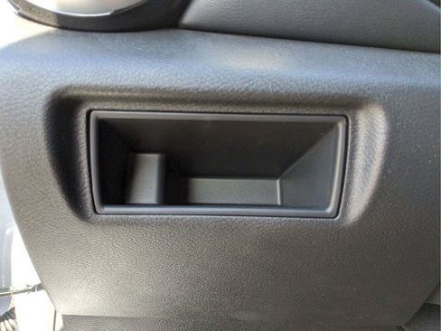 New 2025 Nissan Versa SR w/ Trunk Package FWD image 35