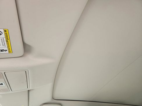 Used 2020 Land Rover Discovery Sport S image 26