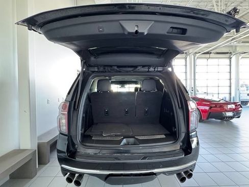 Used 2024 Chevrolet Tahoe Premier AWD/4WD image 35