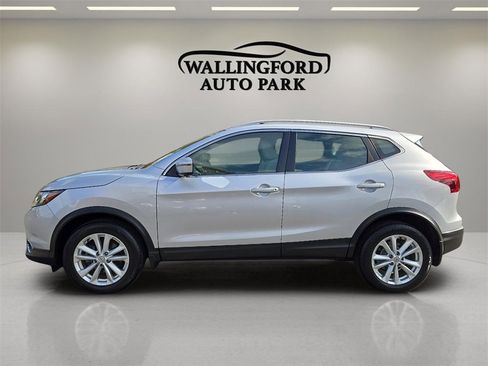 Used 2018 Nissan Rogue Sport SV w/ SV Technology Package image 7