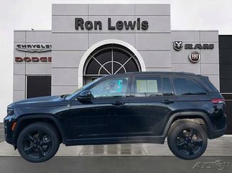 Certified 2023 Jeep Grand Cherokee Altitude AWD/4WD video 1