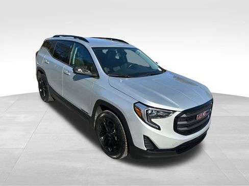 Used 2020 GMC Terrain SLE w/ Elevation Edition image 7