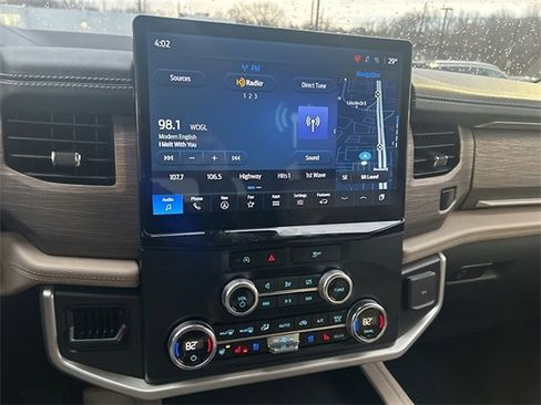 Used 2024 Ford Expedition Limited image 10
