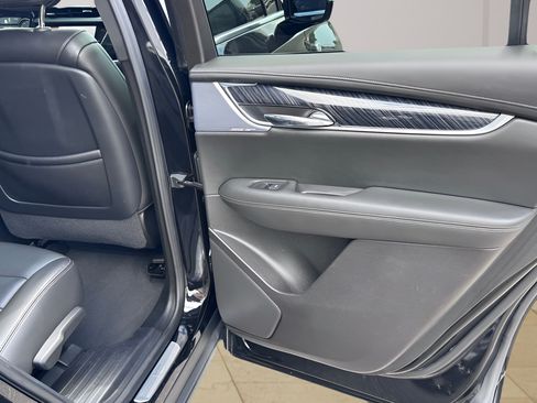 Used 2023 Cadillac XT6 Premium Luxury AWD/4WD image 30