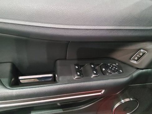 Used 2024 Ford Expedition XLT image 23