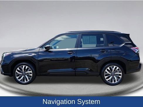 Used 2025 Subaru Forester Touring AWD/4WD image 11
