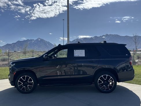 Used 2022 Chevrolet Tahoe RST w/ Luxury Package AWD/4WD image 2