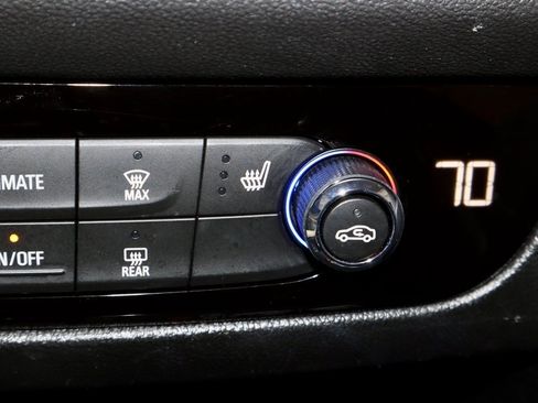 Used 2023 Buick Enclave Essence w/ Experience Buick Package image 4