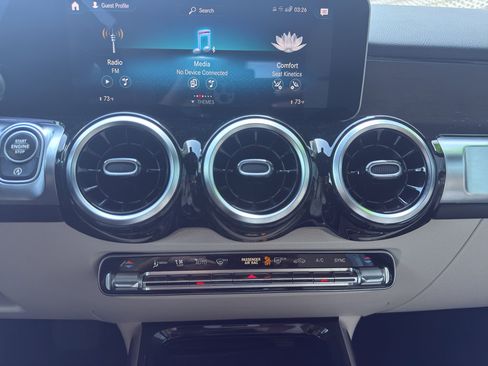 Used 2021 Mercedes-Benz GLB 250 image 20
