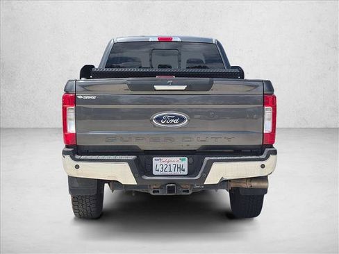 Used 2017 Ford F250 Lariat w/ Lariat Value Package AWD/4WD image 6