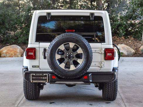 Used 2022 Jeep Wrangler Unlimited Sahara w/ Cold Weather Group image 5