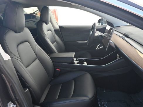 Used 2019 Tesla Model 3 Performance image 14