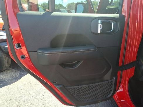 New 2025 Jeep Gladiator Sport image 9