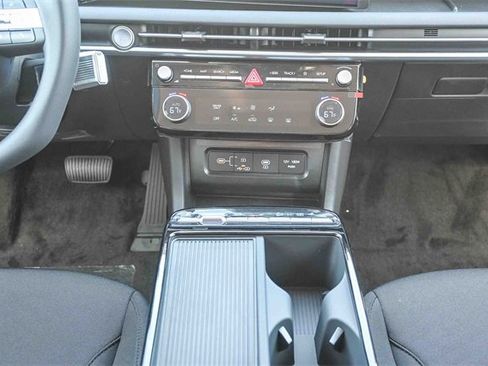 New 2026 Hyundai Tucson Blue SE image 16