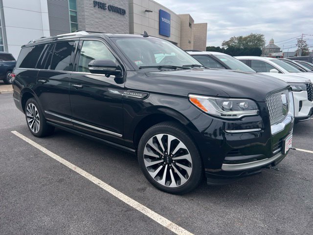 Used 2024 Lincoln Navigator L Reserve AWD/4WD image 3