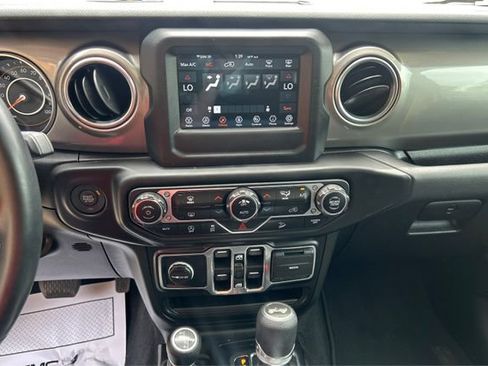 Used 2021 Jeep Wrangler Unlimited Sahara AWD/4WD image 13