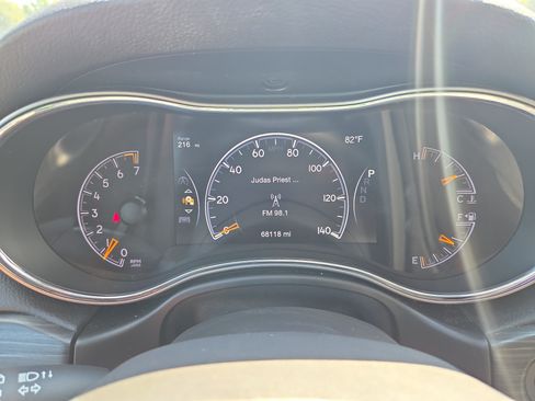 Used 2019 Jeep Grand Cherokee Limited AWD/4WD image 13