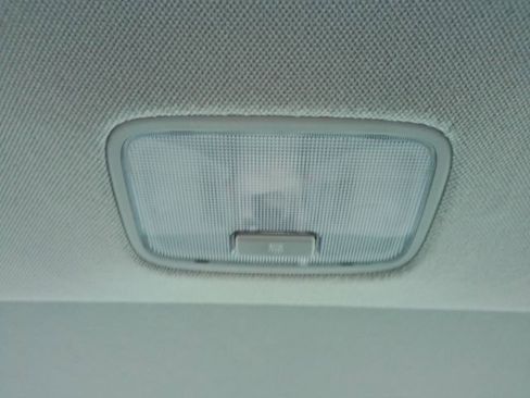 Used 2023 Hyundai Elantra Limited image 32