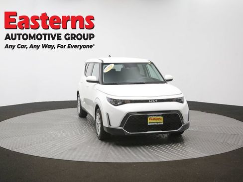 Used 2023 Kia Soul LX FWD image 50