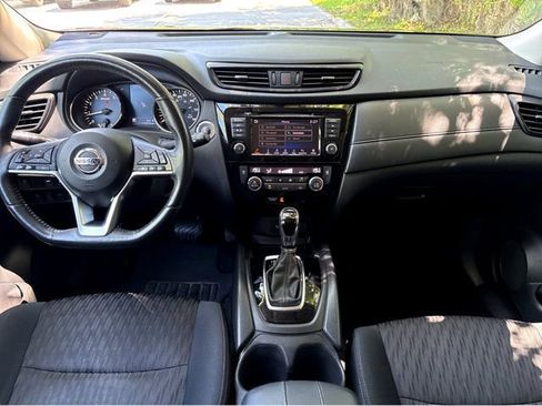 Used 2018 Nissan Rogue SV AWD/4WD image 8