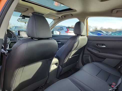 Used 2025 Nissan Sentra SR w/ SR Premium Package image 14