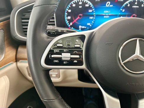 Used 2021 Mercedes-Benz GLS 450 4MATIC image 11