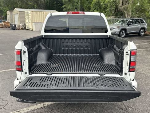 Used 2025 Nissan Frontier SV RWD image 29