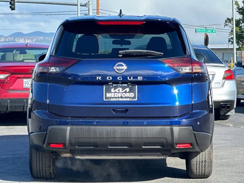 Used 2025 Nissan Rogue SV FWD image 5