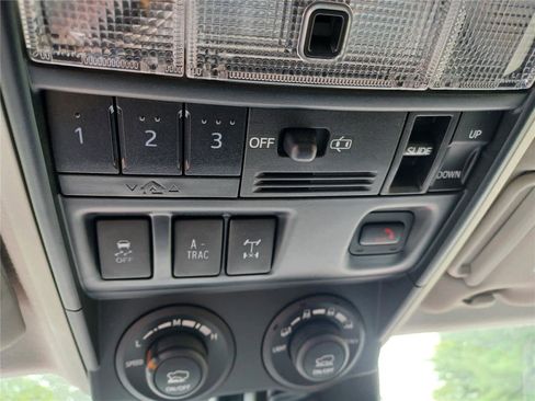 Used 2024 Toyota 4Runner TRD Off-Road Premium image 16