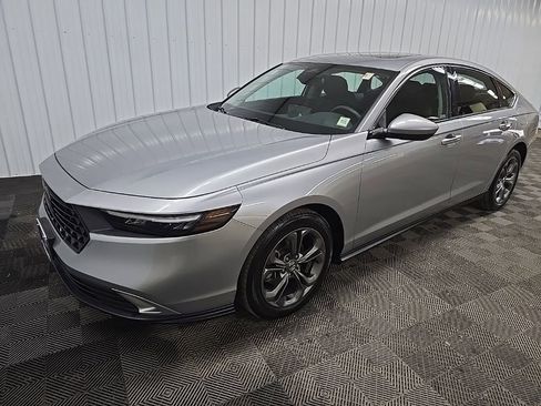 Used 2023 Honda Accord EX image 8