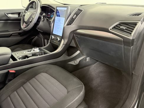 Certified 2023 Ford Edge SE w/ Black Appearance Package AWD/4WD image 9