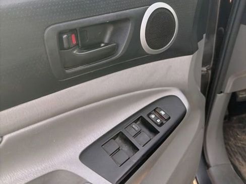 Used 2015 Toyota Tacoma TRD Pro image 8