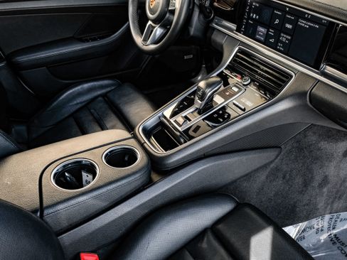 Used 2019 Porsche Panamera image 22