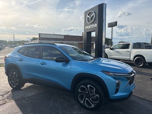 Used 2025 Chevrolet Trax RS image 8