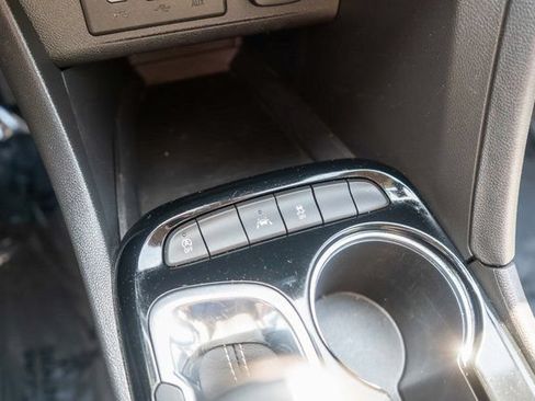Used 2023 Buick Encore GX Select w/ Safety Package II FWD image 32
