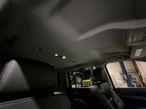 Used 2018 GMC Yukon XL SLT image 19