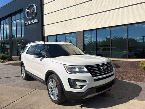 Used 2016 Ford Explorer XLT w/ Equipment Group 202A FWD image 1