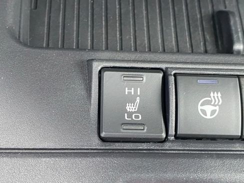 Used 2026 Toyota Corolla Cross XLE w/ Convenience Package AWD/4WD image 19