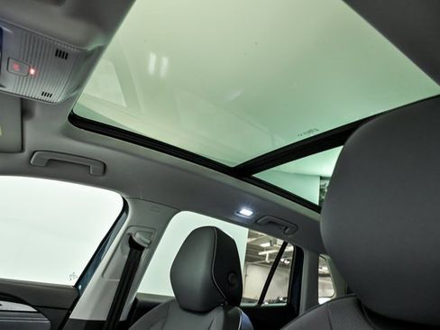 New 2026 Volkswagen Tiguan SE image 8