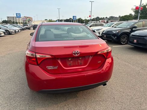 Used 2018 Toyota Corolla LE FWD image 6