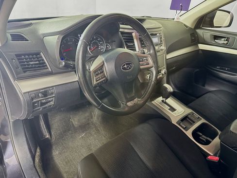 Used 2013 Subaru Outback 2.5i Premium AWD/4WD image 9