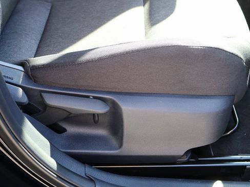 Used 2025 Toyota Camry LE image 10