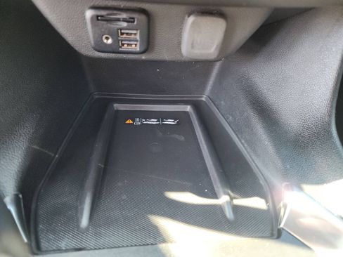Used 2023 Chevrolet Traverse RS AWD/4WD image 39