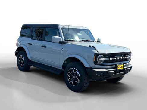 New 2026 Ford Bronco Outer Banks AWD/4WD image 7