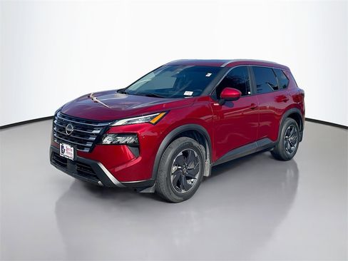 Used 2024 Nissan Rogue SV w/ SV Premium Package image 3