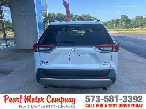 Used 2025 Toyota RAV4 Limited w/ Advanced Technology Package AWD/4WD image 5